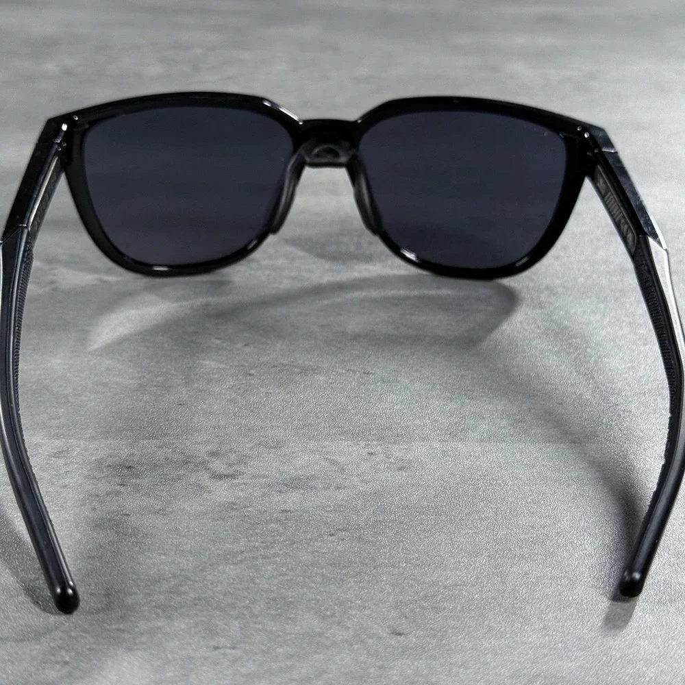 Oakley some cosmetic